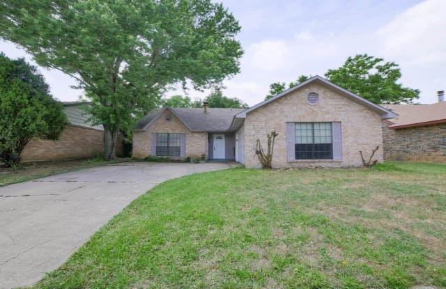 5014 Sandalwood Ln - 5014 Sandalwood Lane, Arlington, TX 76017