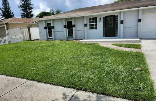 7712 KILLIAN Drive Gallery 1