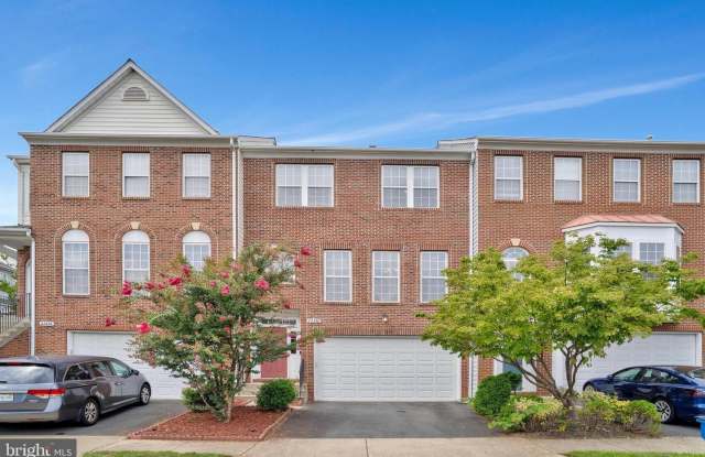 22438 MAISON CARREE SQ photos photos