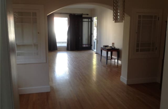 20 Glendora Avenue Gallery 3