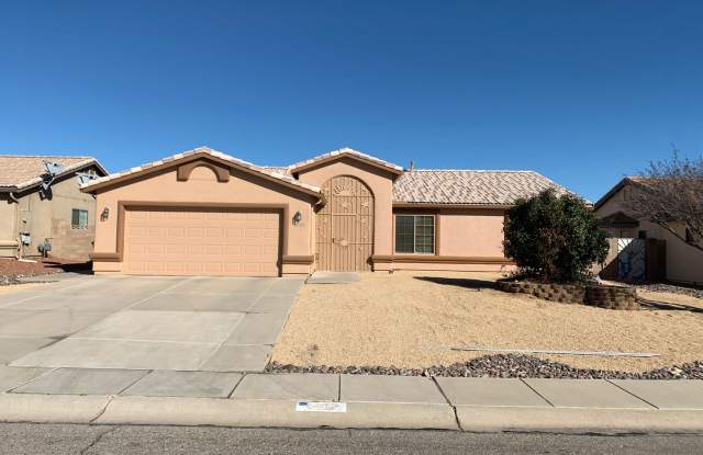 4BD/2BA/2CG 1900 sf in Canyon de Flores subdivision, Sierra Vista, AZ photos photos