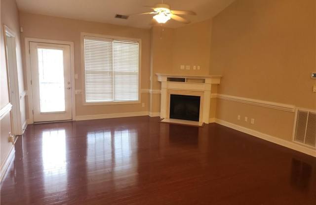 212-203 Fountainhead Lane Gallery 3
