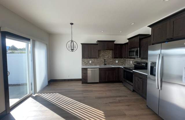 BRAND NEW Hayden Townhome Gallery 3