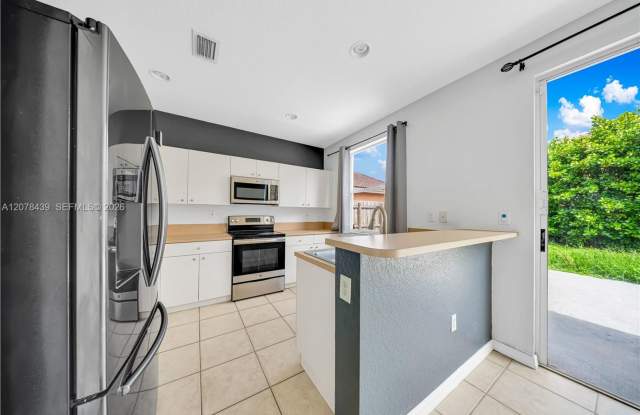 2019 SE 13th Street, Homestead, FL 33035 - 1941 photos photos