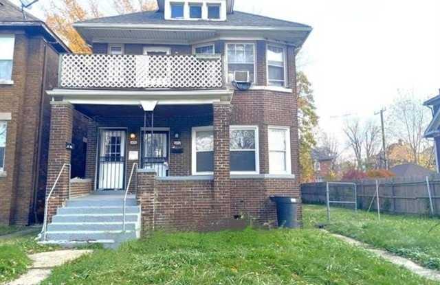 1076 N RADEMACHER Street photos photos