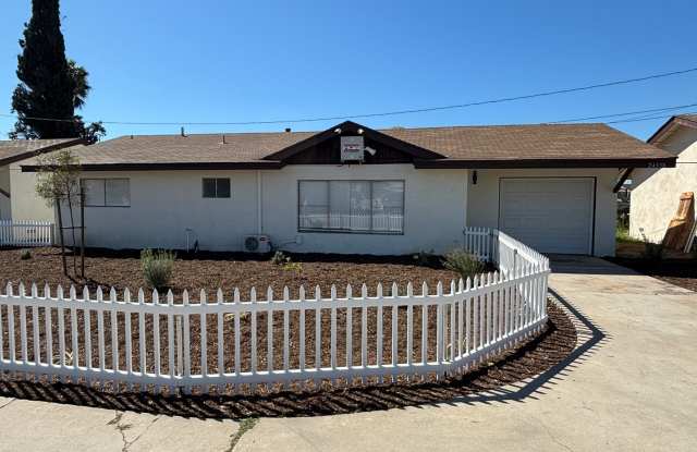 Fully Renovated 3BD/1.5BA Unit | Eucalyptus Ave, Moreno Valley photos photos