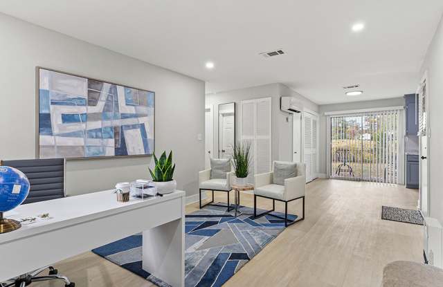 Blue Pines Apartments: 2 bed/1 bath - Freshly Renovated, Perfectly Private! Gallery 1