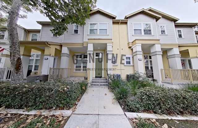 Wonderful 3 Bedroom Townhouse in Ladera Ranch! - 7 Clifton Drive, Ladera Ranch, CA 92694