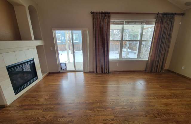Spacious 4 bedroom + loft open floor plan former model home for rent in Frederick! Gallery 4