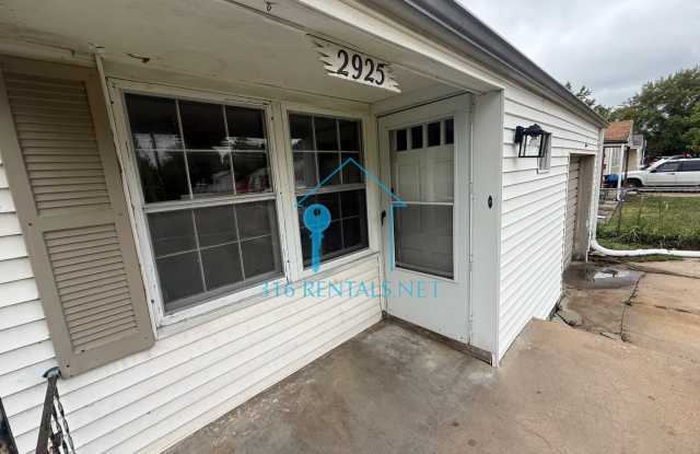 $1100 - 2 bed 1 bath - Single Family Home Gallery 3