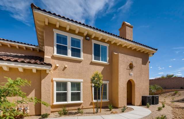 Luxury 3-Bedroom Condo in Gated Summerlin Community – Minutes from Downtown Summerlin & Red Rock Gallery 4