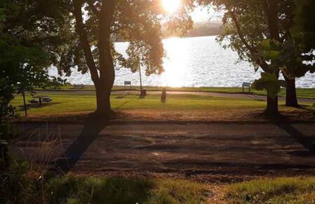Condo located near the lake- Available October 1st, 2026 - July 31st, 2027 Gallery 4