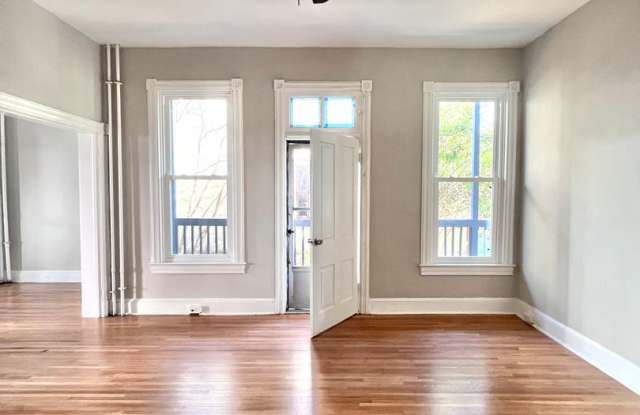 Newly Renovated 3bed/1.5Bath Single Family Gallery 3