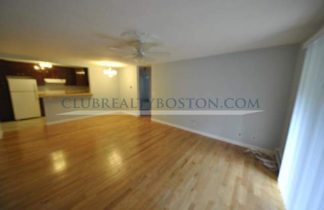 530 Washington Gallery 3