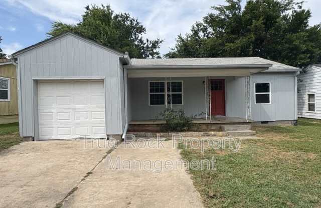 610 W 1st St photos photos