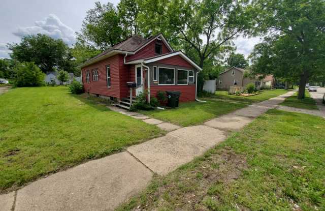 FOR RENT- 827 Newton St- Fully Remodeled- Pets ok with conditions! Gallery 2