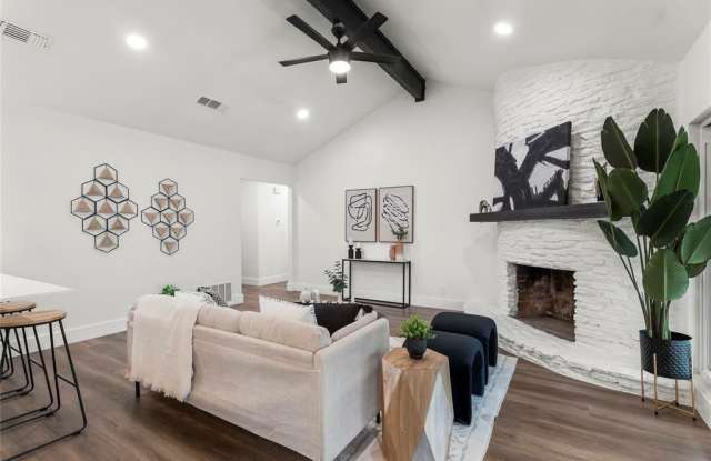 12802 Irongate Avenue photos photos