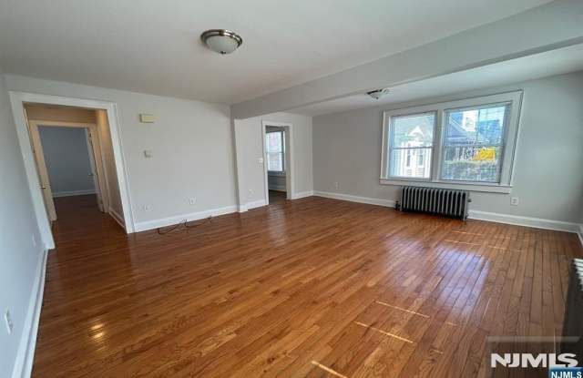 18 Lexington Avenue Gallery 3