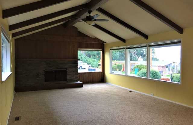 18006 3rd Ave SW Gallery 2