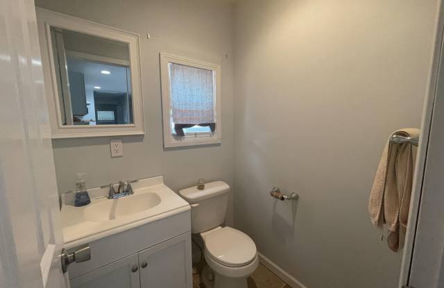 3136 Hiawatha Avenue Gallery 4