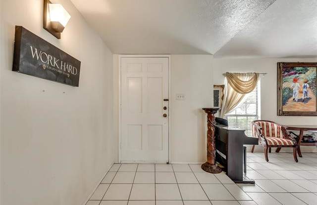 1112 Lombardy Drive Gallery 3