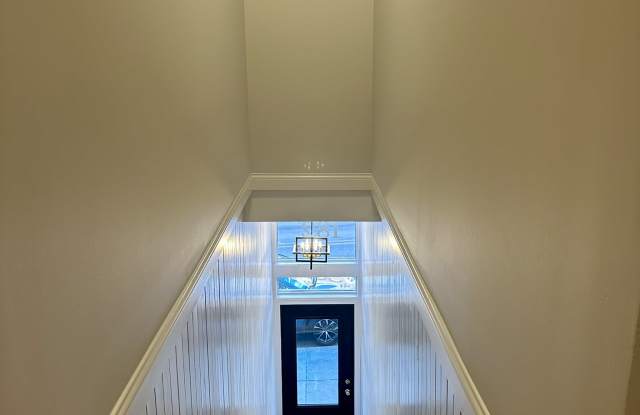 180 South Main Street Gallery 1