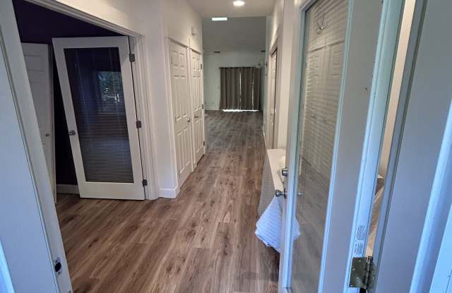 351 Northwest Meadows Drive Gallery 3