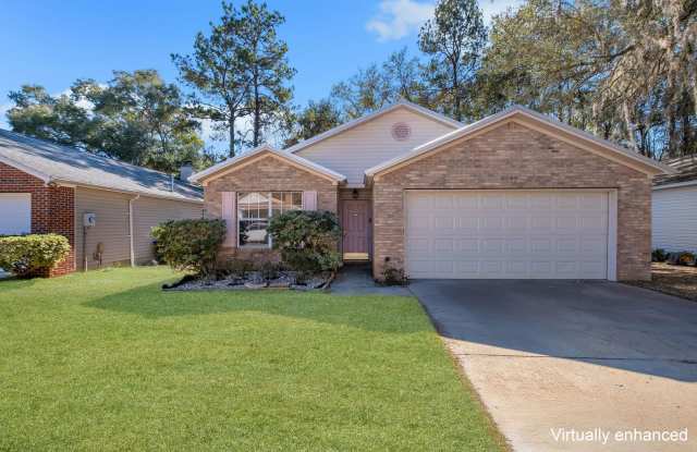 Cozy 3 Bedroom, 2 Bathroom abode with 2 car garage photos photos