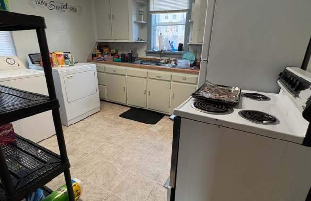 Affordable 2 Bedroom Lower Apartment Near Western Tech Gallery 4
