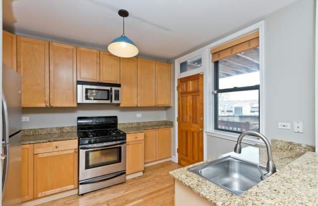 2723 W Wellington photos photos