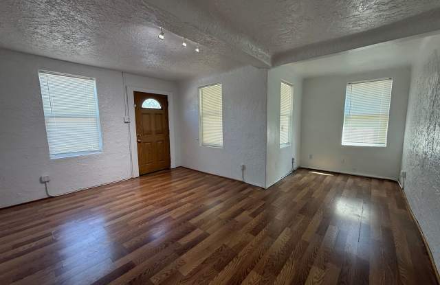 Charming 3-Bedroom Home Near Downtown San Antonio | Hardwood Floors + Updated Bathrooms! Gallery 3