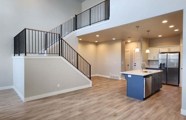Beautiful  End Unit Townhome In Herriman Gallery 3