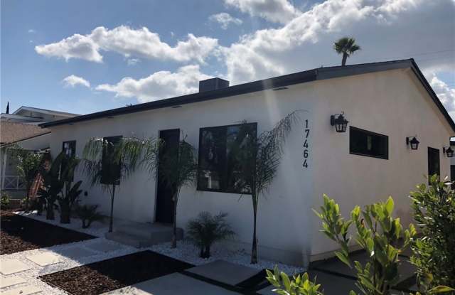 17462 Tiara Street Gallery 3