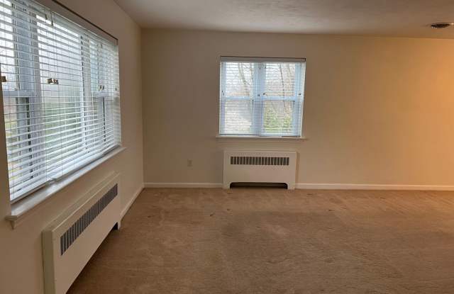 Brick Cottage Close to Downtown and Blacksburg Golf Course Gallery 3