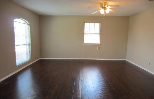 468 Lakeside Drive Gallery 4