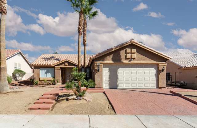 NW single story with four bedrooms and large backyard Gallery 3