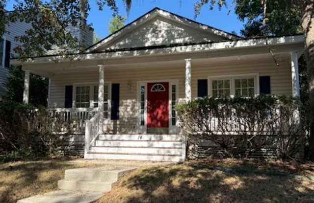 Freshly painted single story in popular Westbury Park. - 14 Barrington Avenue, Beaufort County, SC 29910