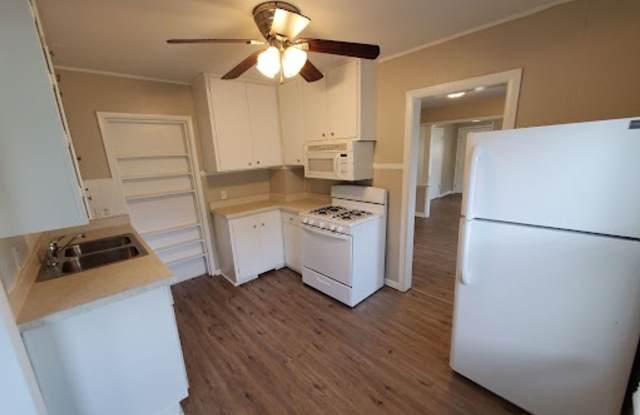 3 bedroom home with covered patio and garage! Gallery 1