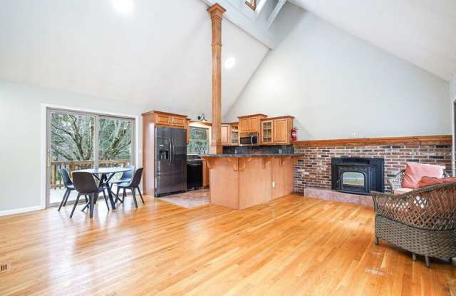 200 Brimfield Rd - 200 Brimfield Road, Hampden County, MA 01057