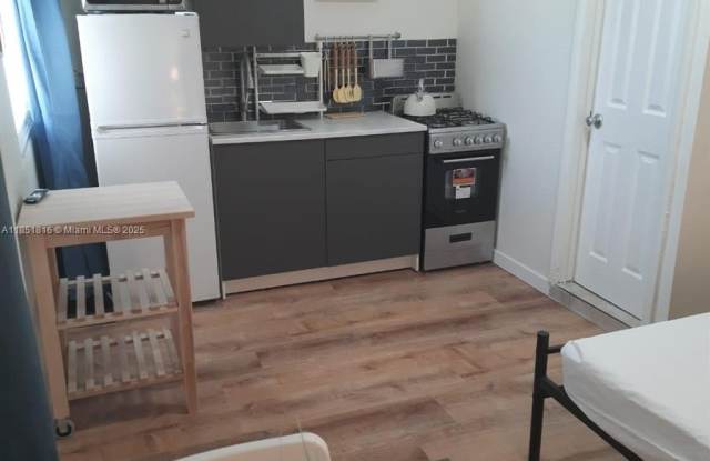 709 NE 2nd Ct photos photos 709 NE 2nd Ct photos photos