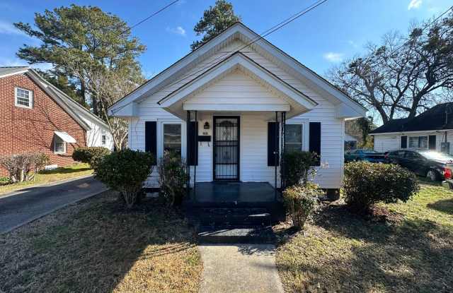 Lots of Space - 1302 Highland Avenue, Elizabeth City, NC 27909