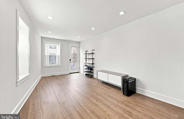 305 CARSON Street Gallery 2