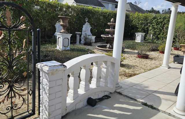 3221 Elmwood Park Drive Gallery 1