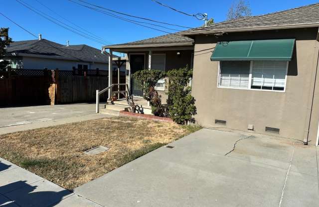 3833 Donner ST photos photos