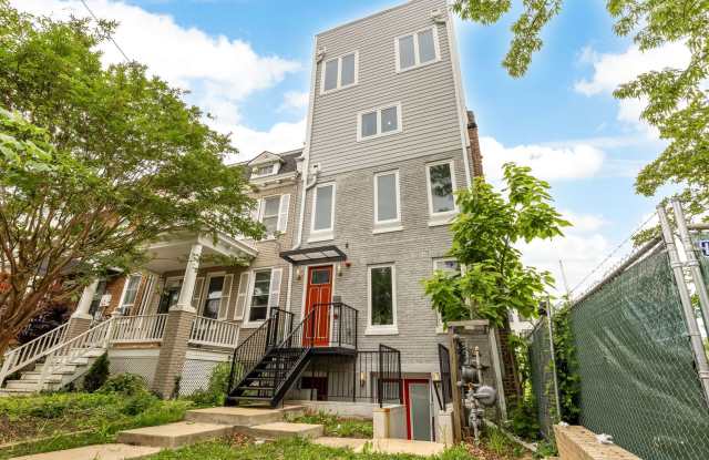 Beautiful 2 Bed/2 Bath in Petworth photos photos