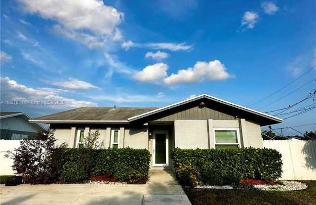 18155 SW 105th Ave photos photos