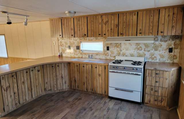 3 Bedroom Located In Bullhead City Gallery 3