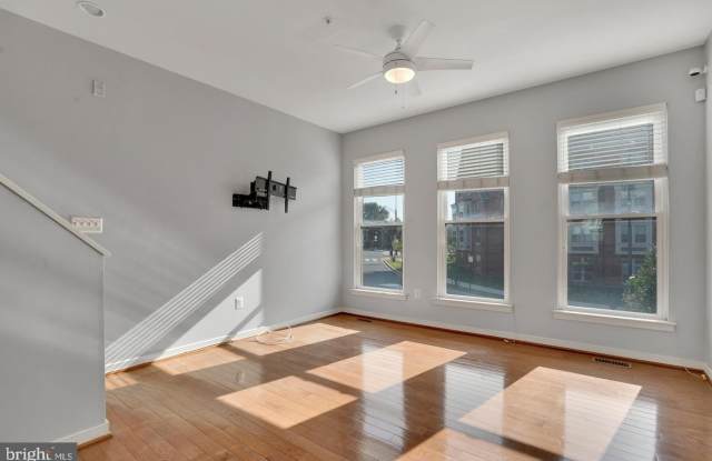 909 5TH Street SE Gallery 4