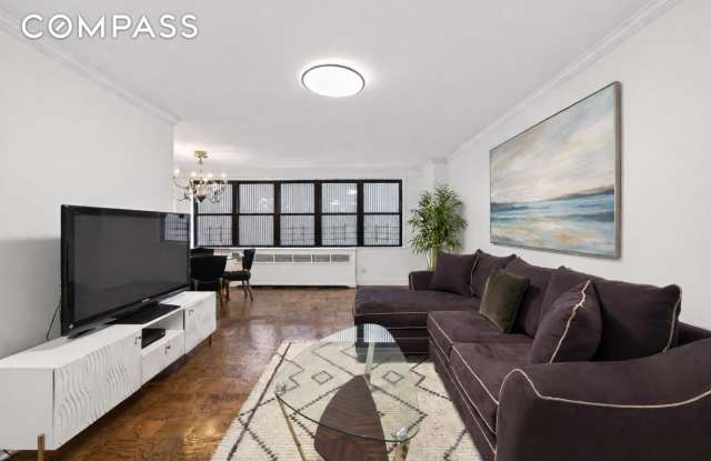 330 Third Avenue Gallery 2