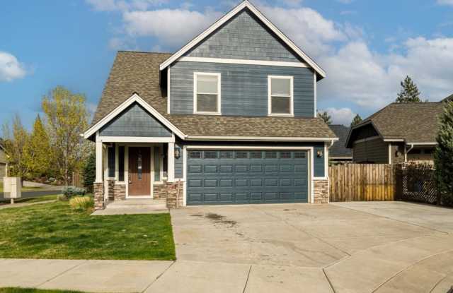 Cozy 3 Bed Home: New Carpet, Fully Fenced Yard & Near Old Mill photos photos